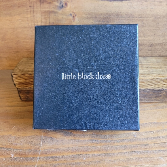 Little Black Dress Necklace & Earrings - Picture 2 of 5